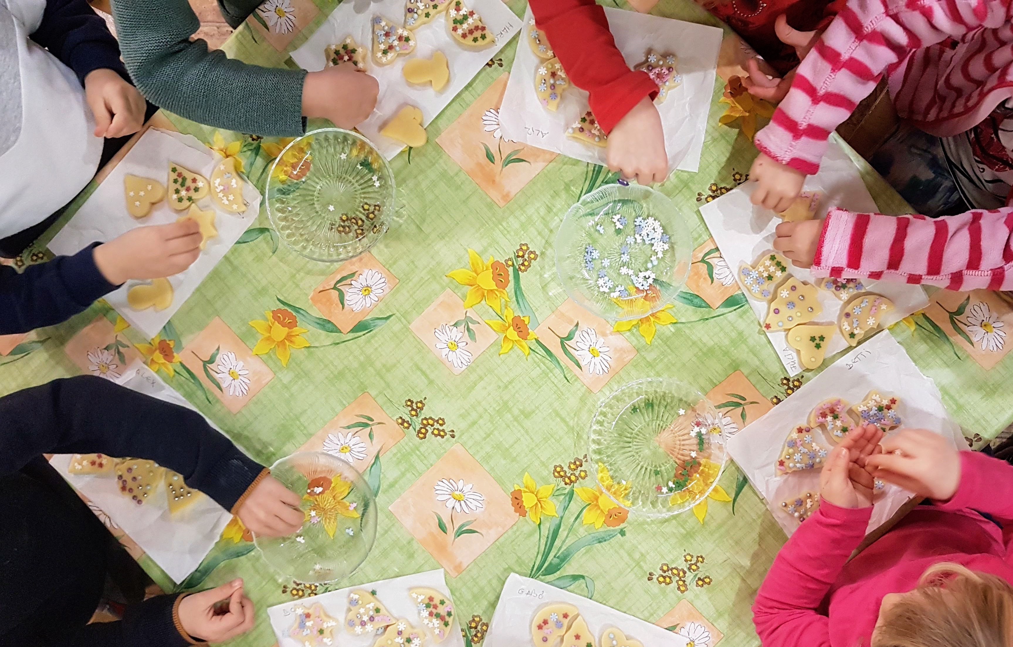 🍬Szorgos kezek készítik az ünnepi finomságokat